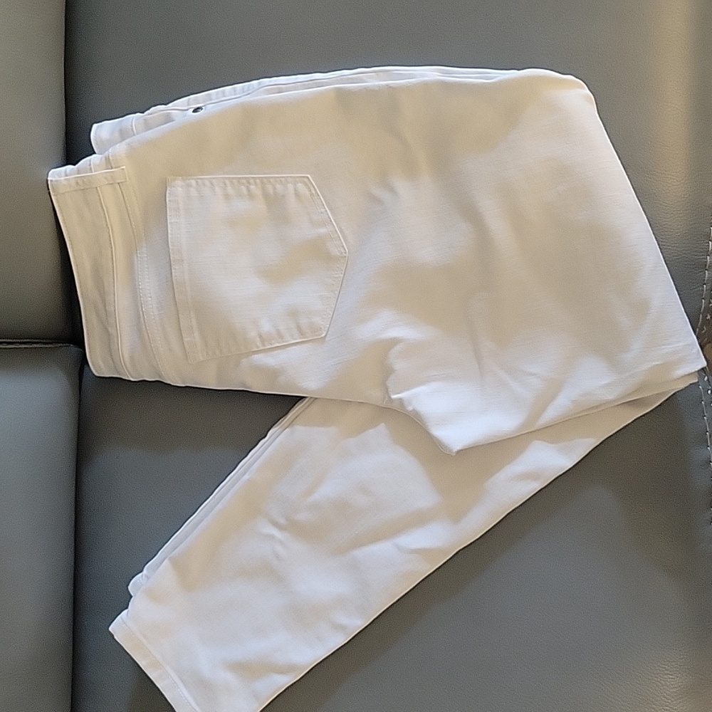 St John's Bay - White Jean's